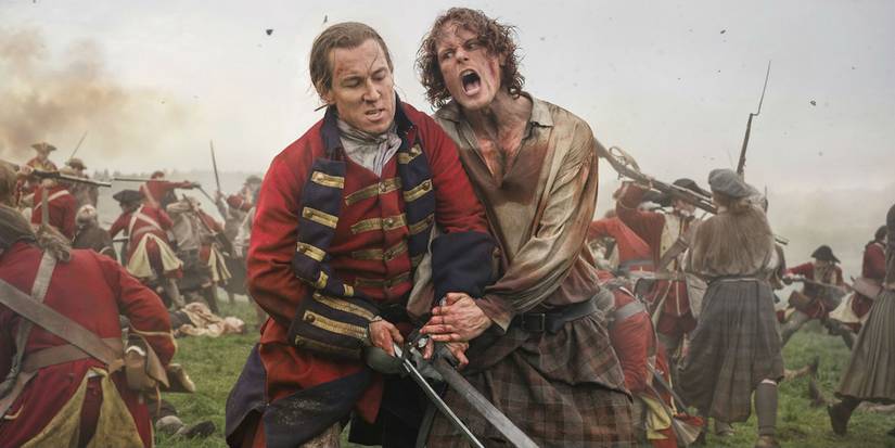 Jamie (Sam Heughan) fighting Black Jack Randall (Tobias Menzies) at the Battle of Culloden in Outlander.