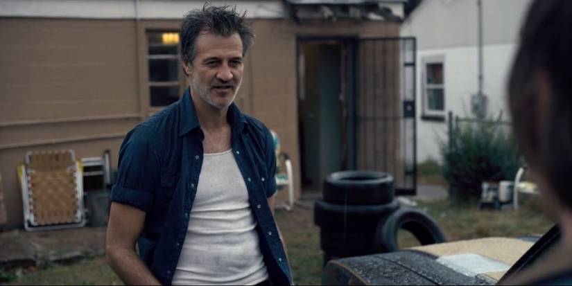 Ross Partridge como Lonnie na primeira temporada de Stranger Things.