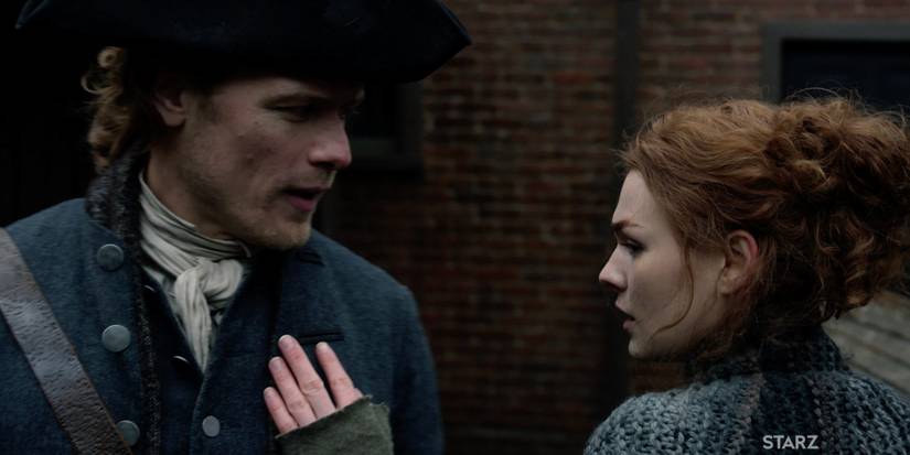 Outlander: 10 Jamie Mannerisms From The Book Sam Heughan Nails