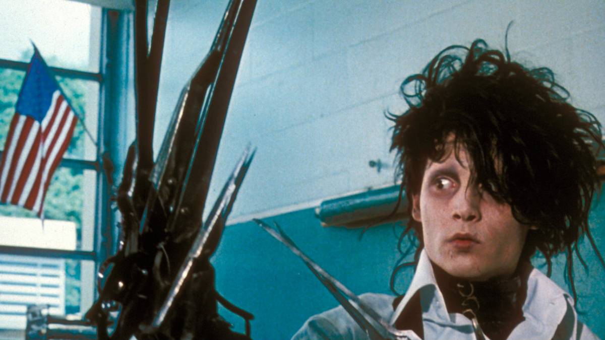 10 Hidden Details Everyone Missed In Edward Scissorhands