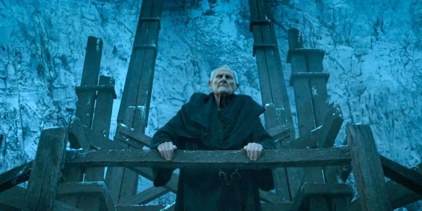 Game of Thrones Maester Aemon looking over a balcony