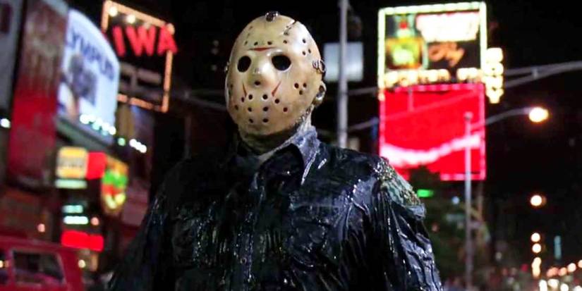 Jason andando pela cidade em Jason Takes Manhattan.