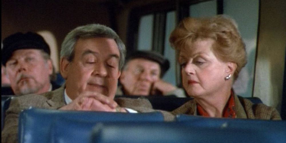 Amos and Jessica sit on the bus together in Murder, She Wrote