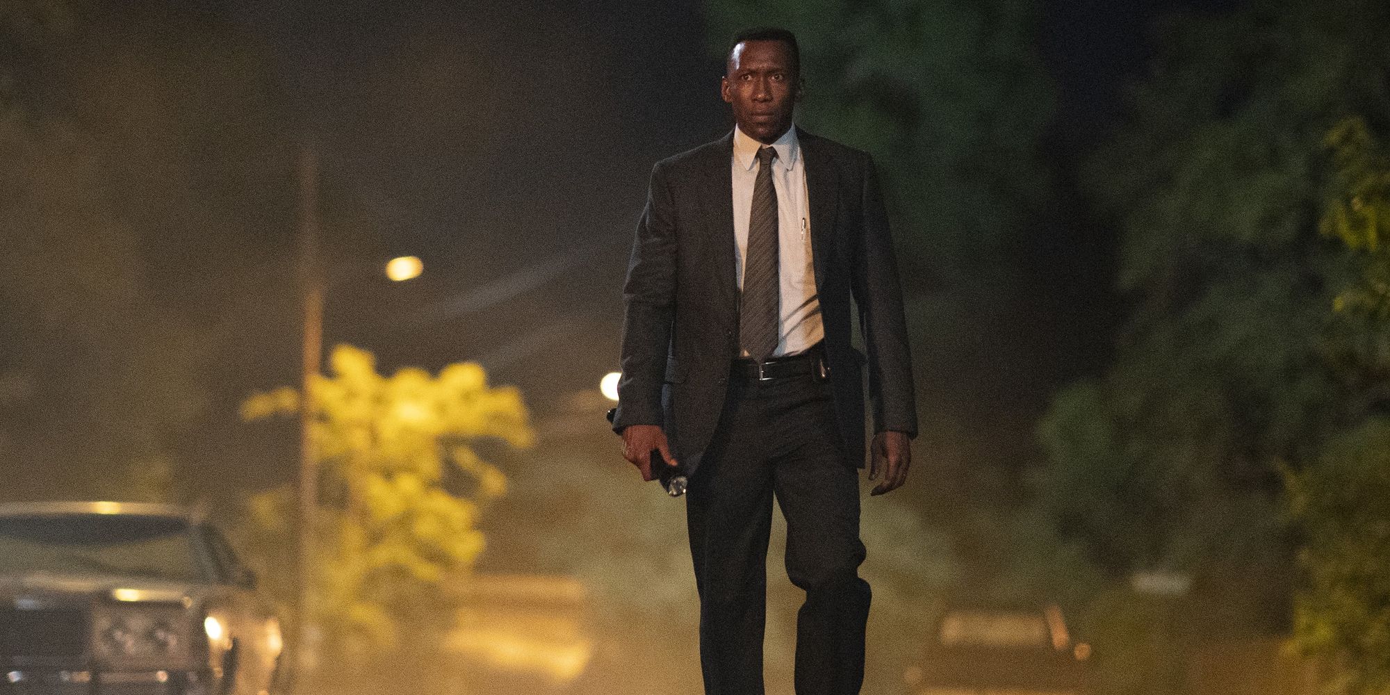 Mahershala Ali wearing a suit in True Detective Season 3