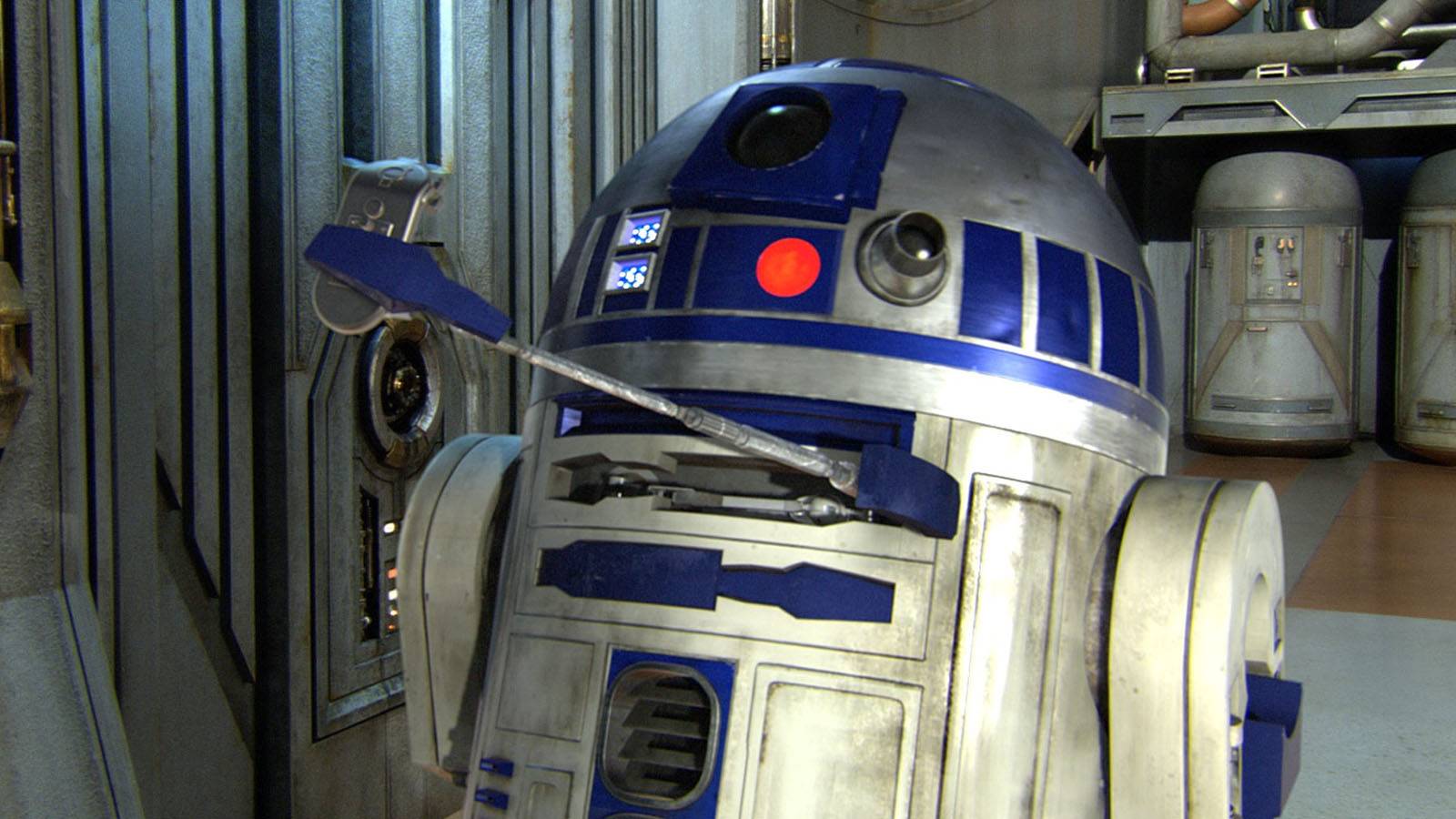 Star Wars: 10 Cutest R2-D2 Moments That Made Us Fall In Love With Him