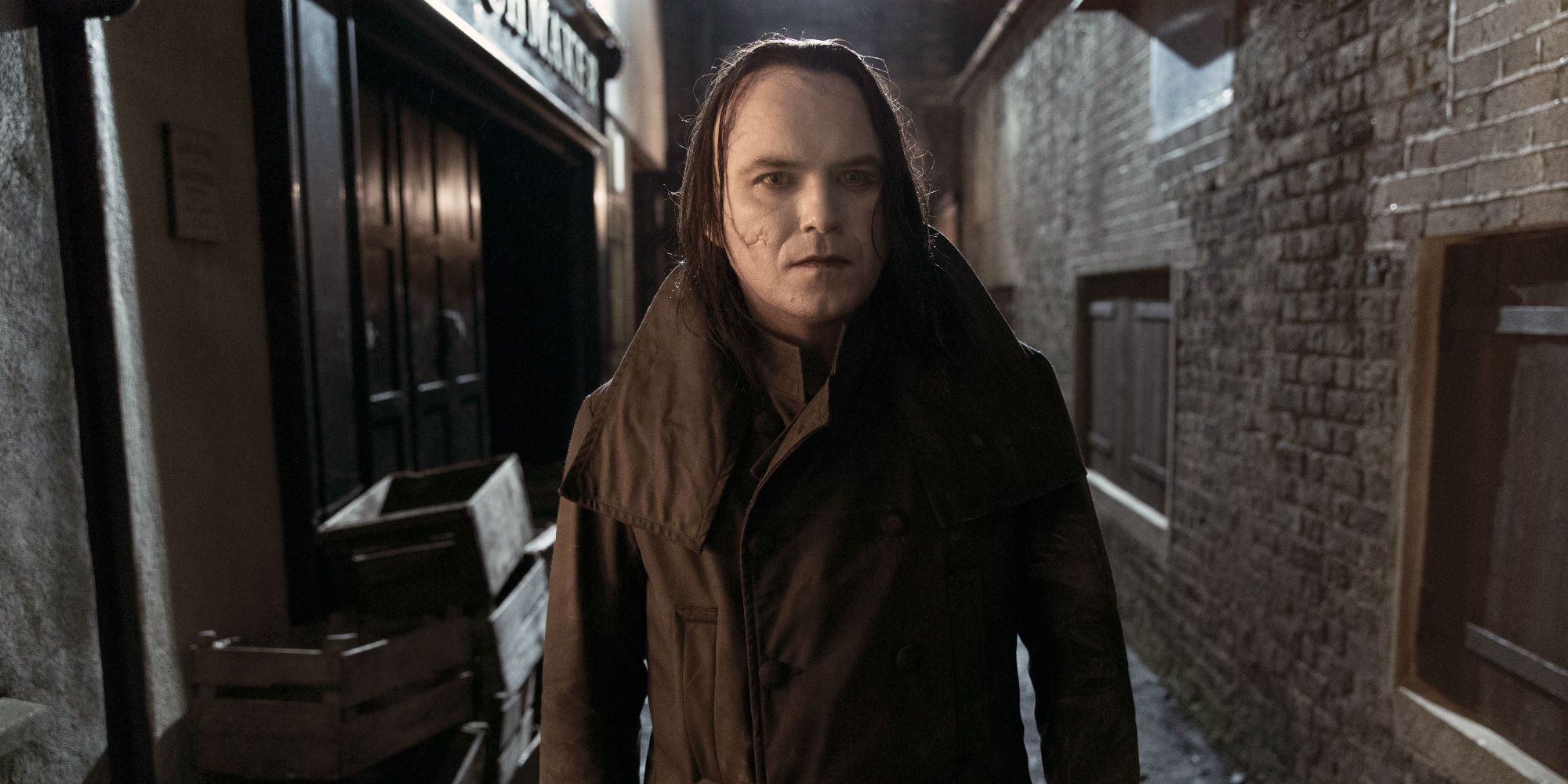 Rory Kinnear as The Creature in an alleyway in Penny Dreadful