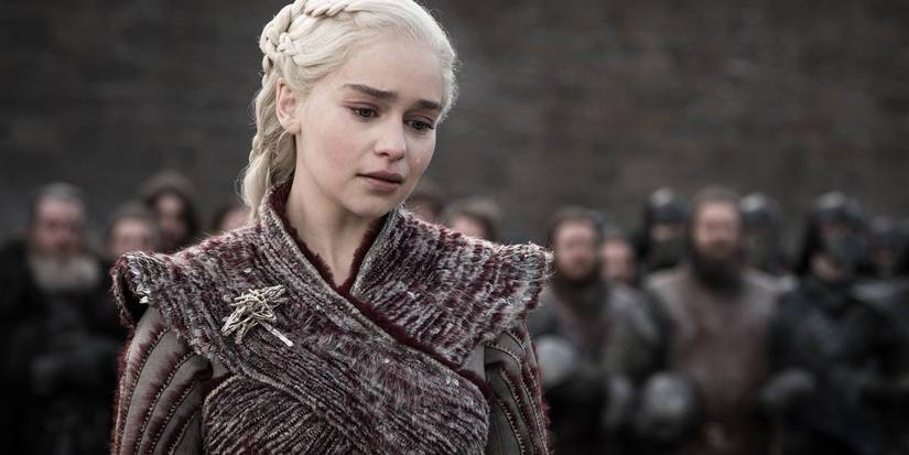Game of Thrones: 10 Hidden Details About Daenerys Targaryen's Costume You  Didn't Notice