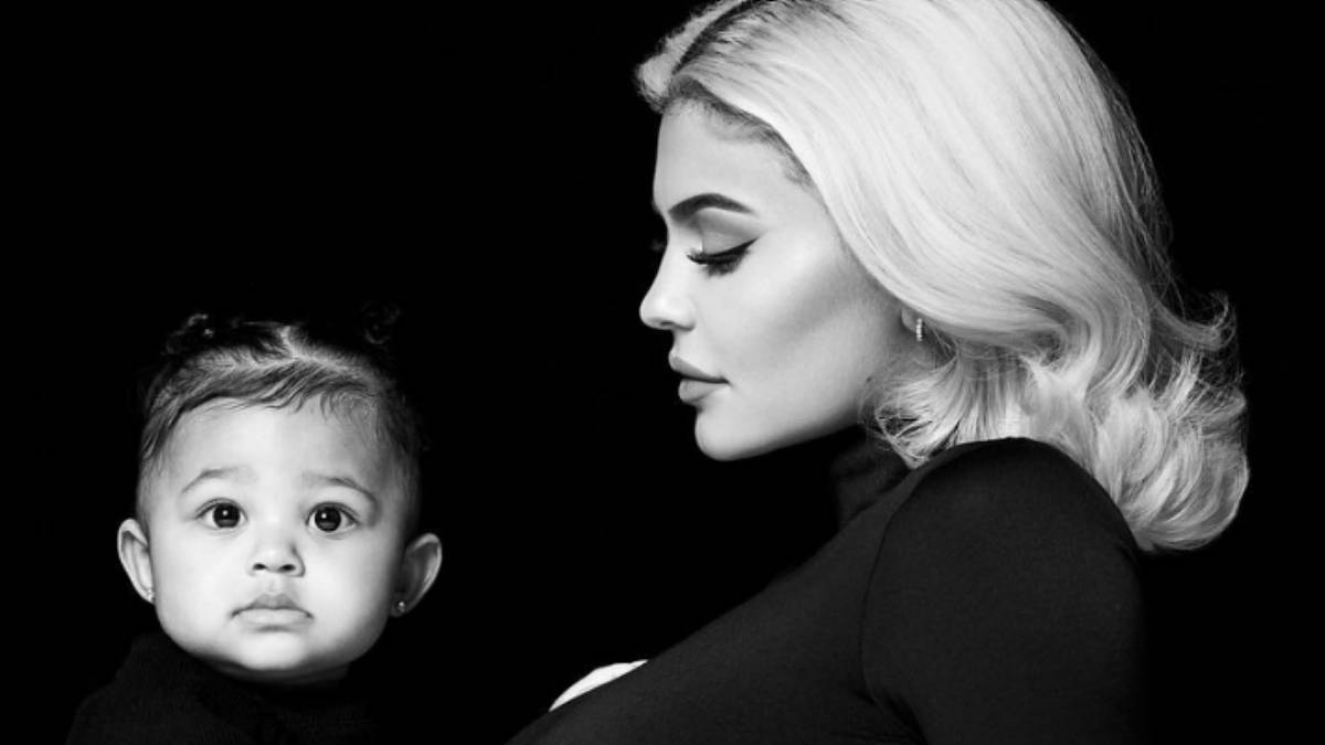 WATCH Kylie Jenner’s Daughter Stormi Apply Mom’s Lipstick