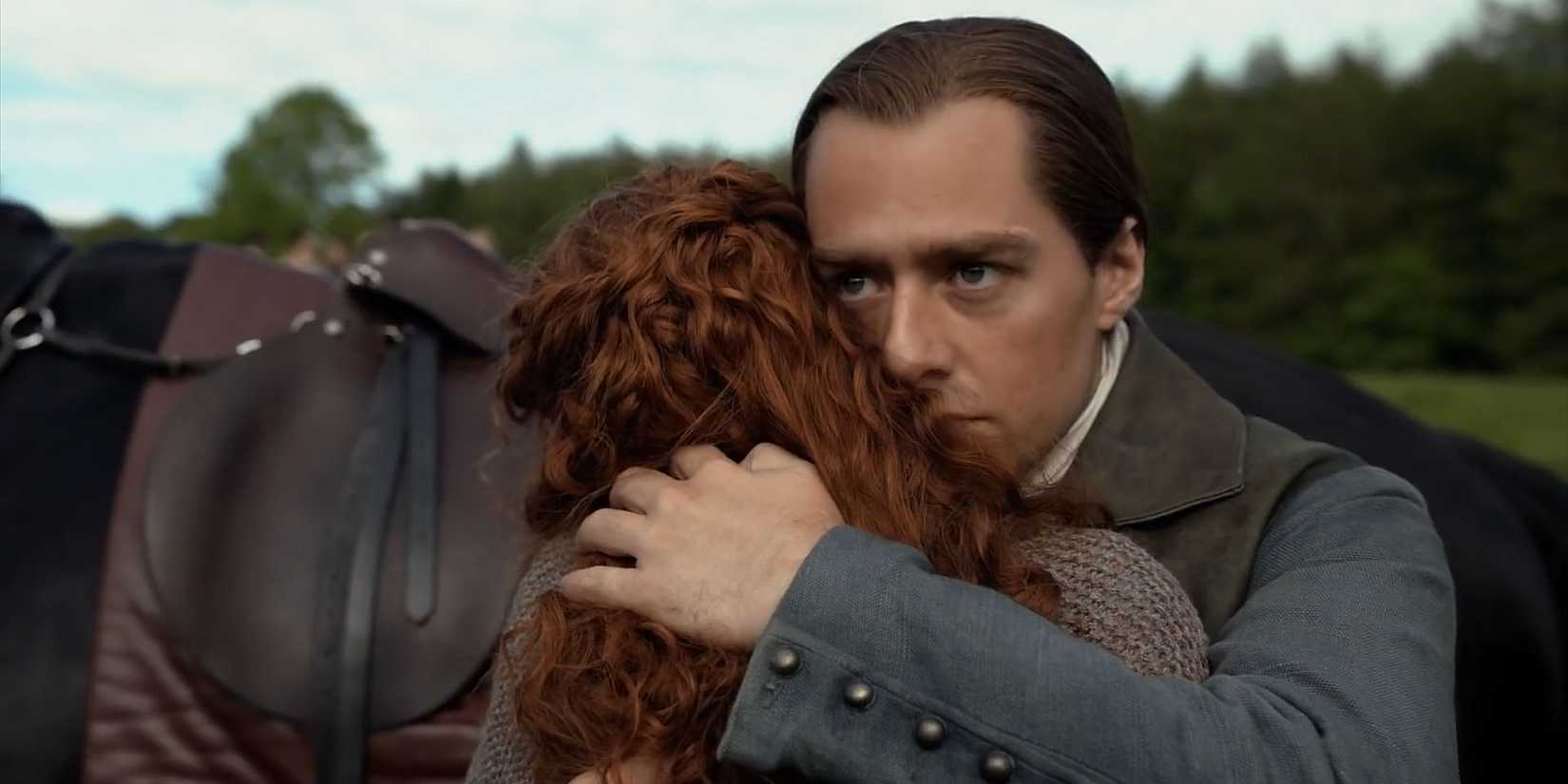 Outlander's Full Timeline & Time Travel Explained 3 Two characters hugging in Outlander season 5