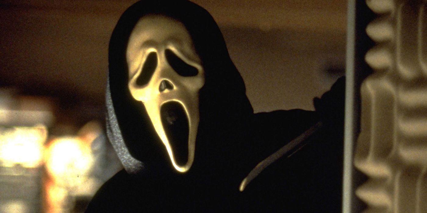 Порою смех сменяется на крик. «Крик» (Scream 1996, Режиссер Уэс Крэйвен). Крик 1996 призрачное лицо. Гостфейс крик.