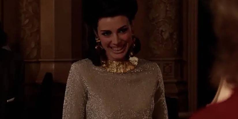Mad Men: 10 Best Costumes On The Show, Ranked Mad Men: 10 Best Costumes On The Show, Ranked