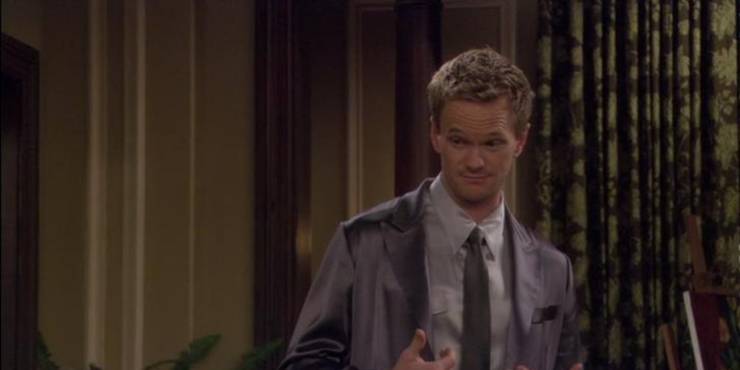 Barney-Stinson-pyajama-suits-up-at-the-viewing-party-for-Robins-morning-show-in-How-I-Met-Your-Mother.jpg (740×370)