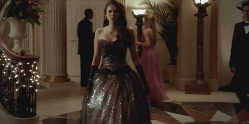 The Vampire Diaries: Elena's 5 Best Outfits (& 5 Worst) The Vampire Diaries: Elena's 5 Best Outfits (& 5 Worst)