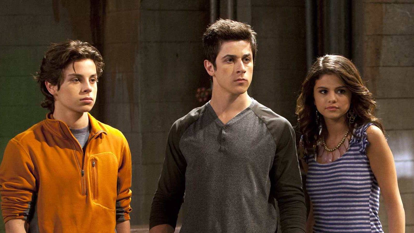 Harry Potter &amp; Wizards of Waverly Place: 5 Things From Each Series That The Other Couldn't Do
