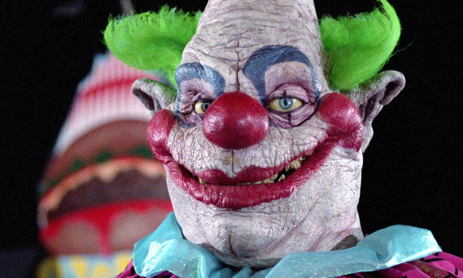 killer klows from outspave 2 Klowns Outer Space Depends On Fans Says Original Director Killer Klowns from Outer Space,