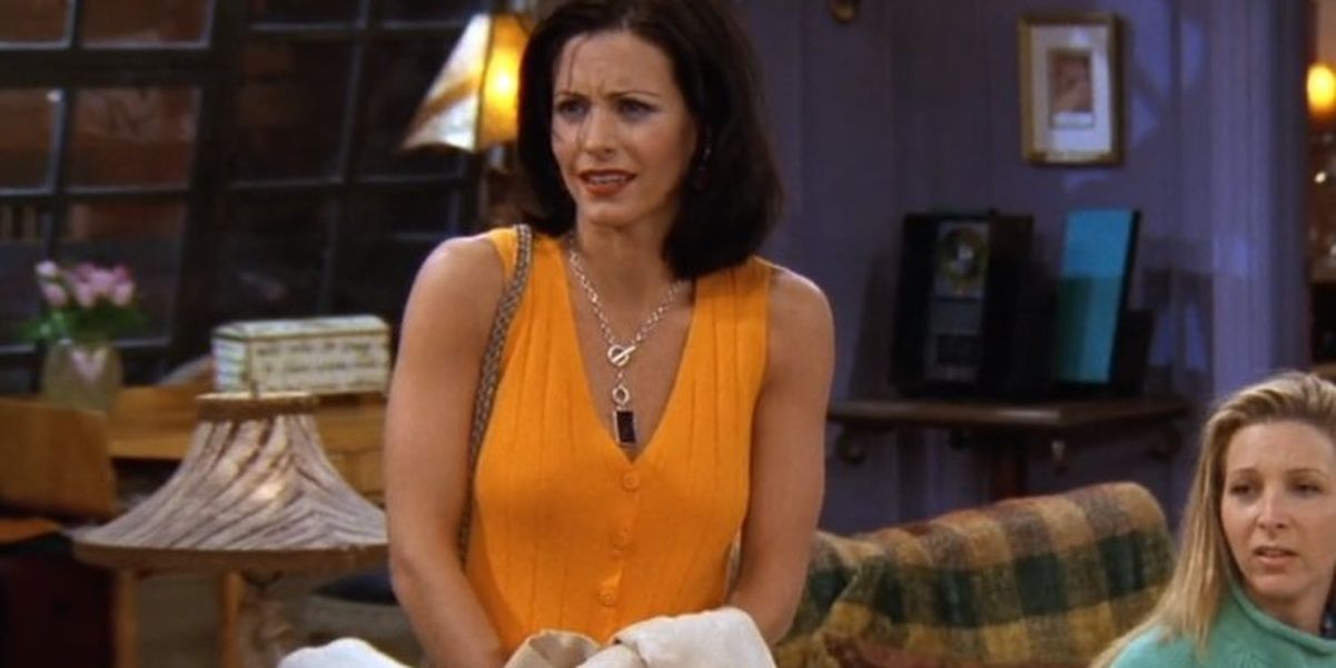 Friends Monicas 5 Best Outfits (& 5 Worst)