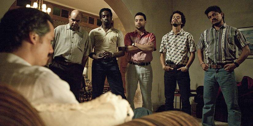 Pablo Escobar com seus capangas em Narcos