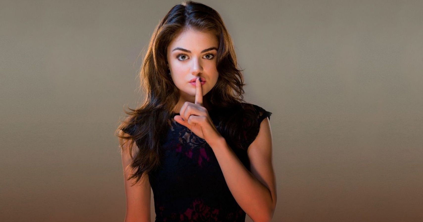Pretty Little Liars: The 10 Best Aria Outfits, Ranked