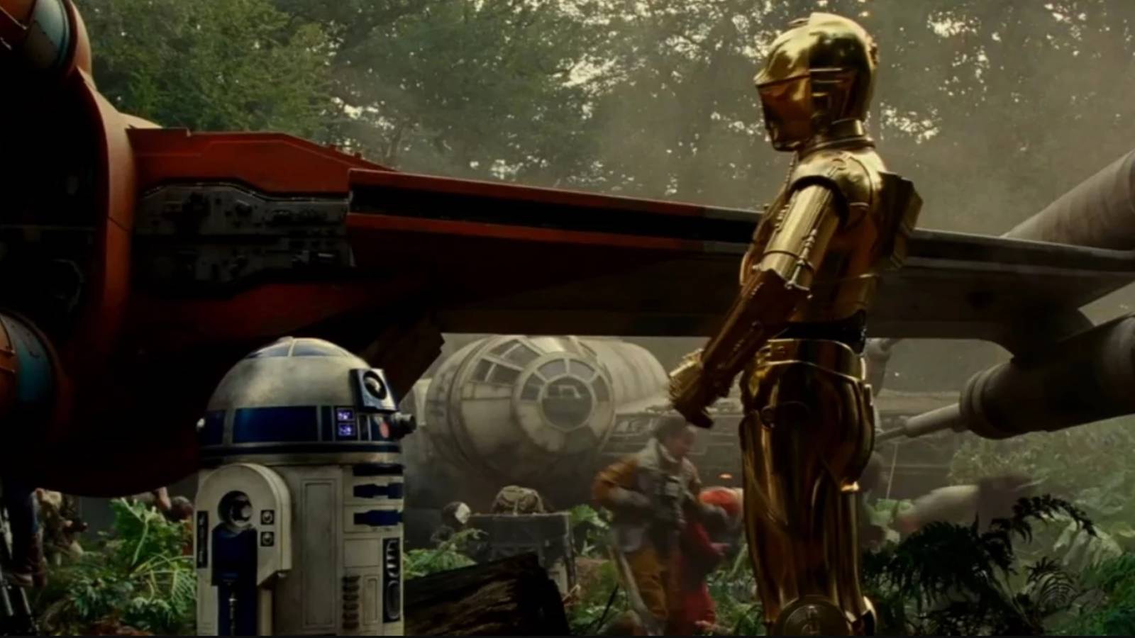 R2-D2 & C-3PO Reunite In Star Wars: The Rise of Skywalker Trailer