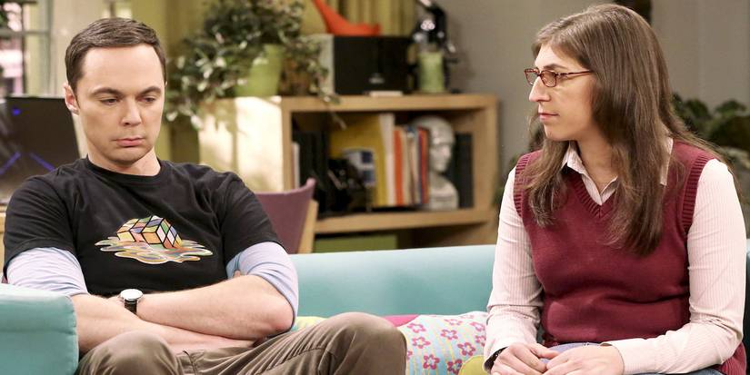 Sheldon and Amy break up while sitting on the couch in The Big Bang Theory