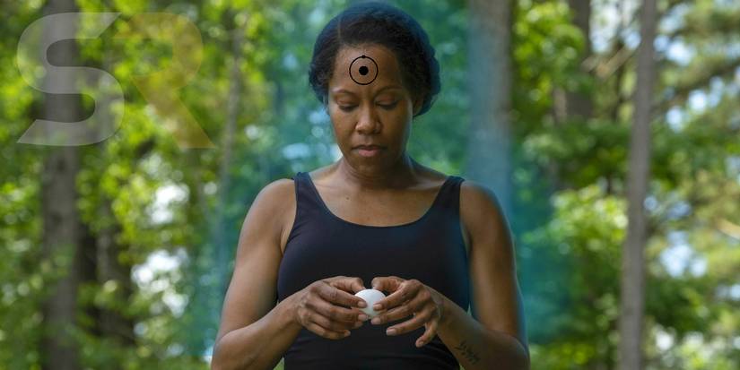Watchmen Angela eats egg to become Dr Manhattan