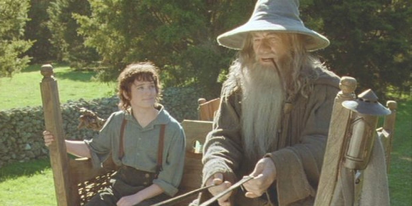 What Song Ian McKellen's Gandalf Sings At The Shire In The Lord Of The Rings (& Why Its Important)