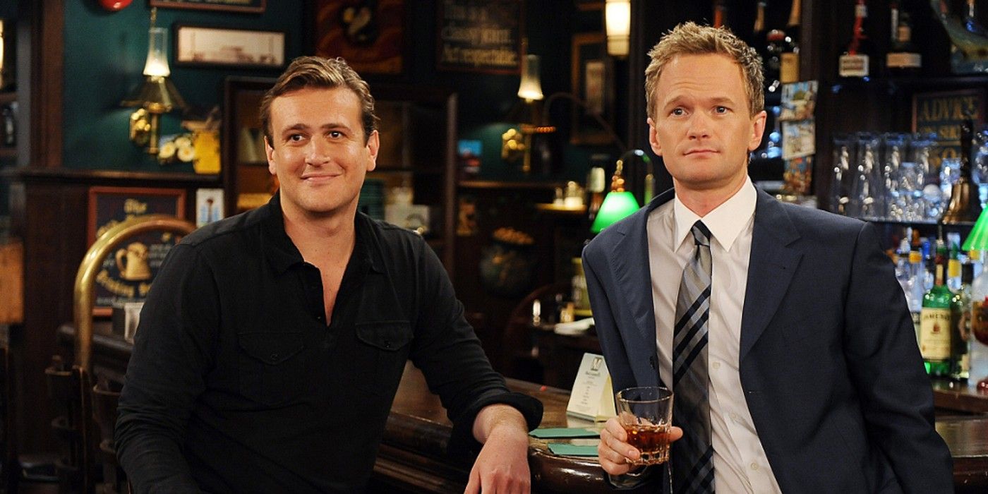 Barney and Marshall at McLaren's in HIMYM