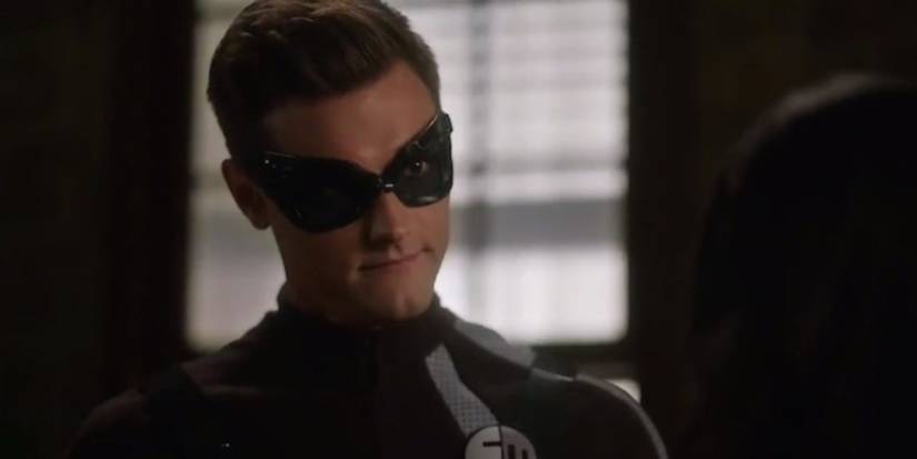 Every Arrowverse Character Who Won't Return In 2021 Seasons