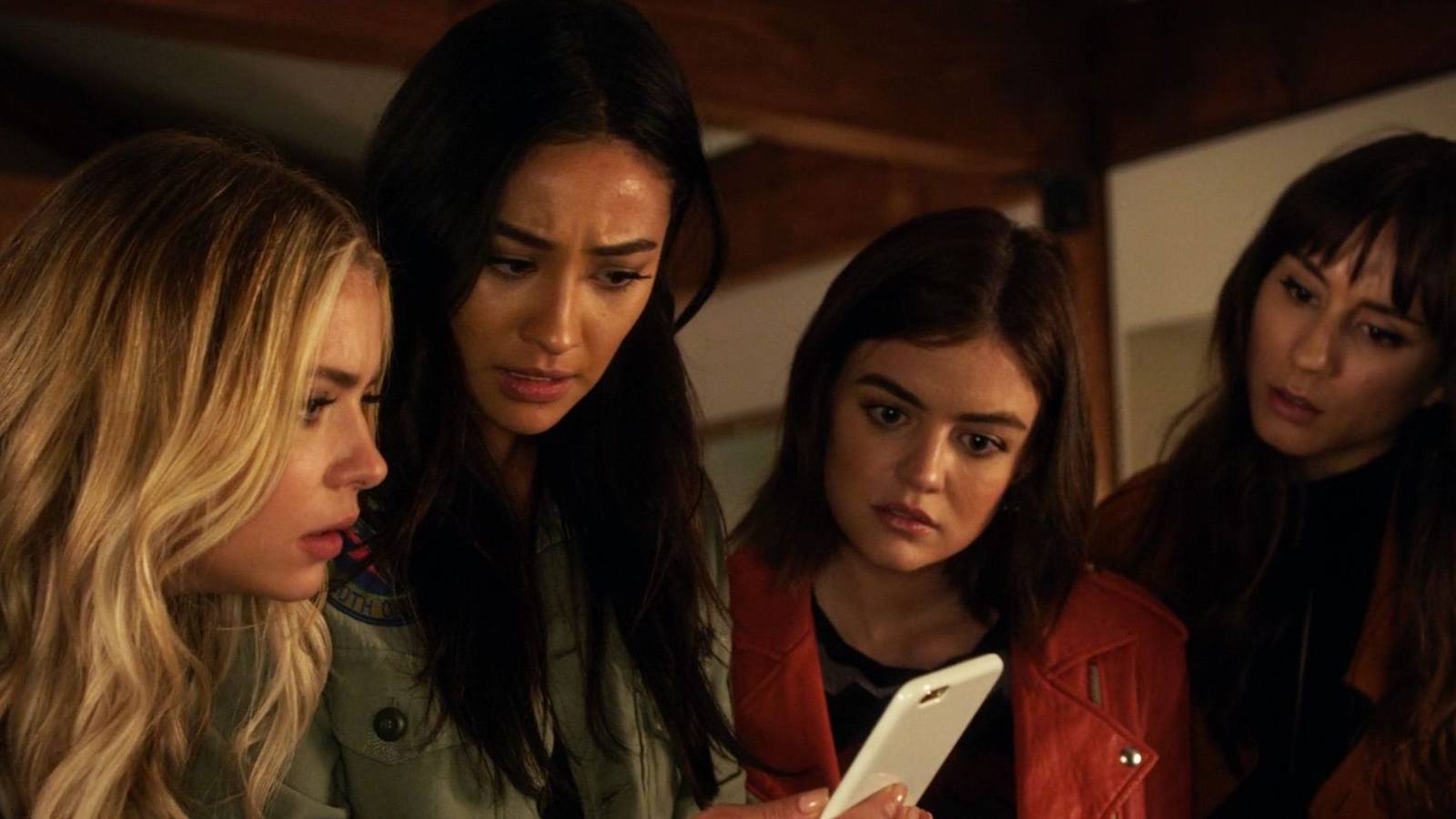Lucy Hale Would Love to Do a Pretty Little Liars Reunion