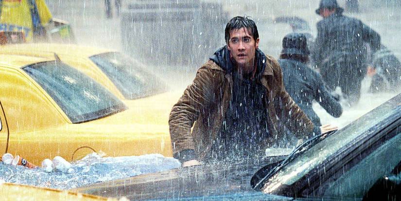 Jake Gyllenhaal andando em uma inundação de Nova York no dia depois de amanhã