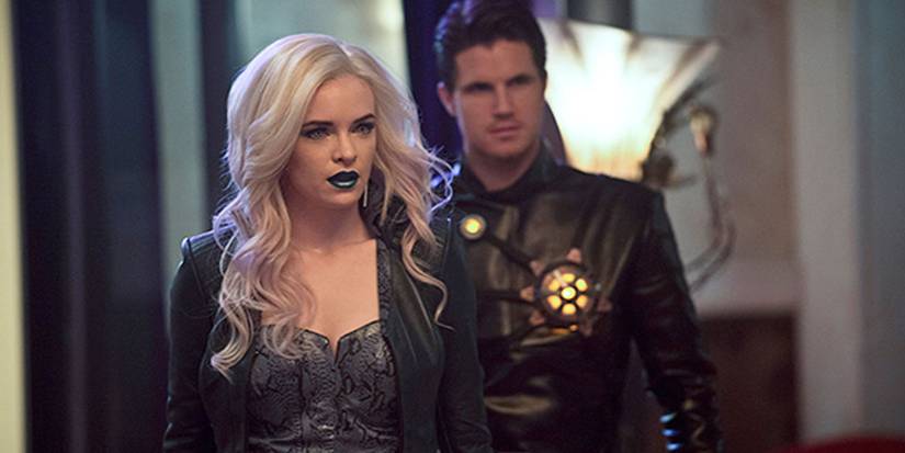 Arrowverse: Every Earth Confirmed In The Multiverse (So Far)