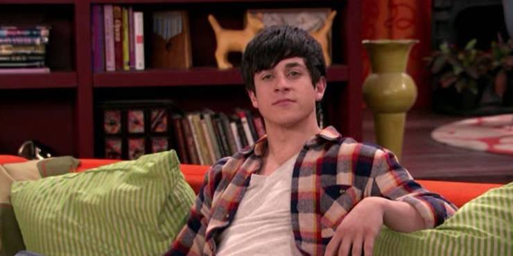 Wizards-of-Waverly-Place-David-Henrie-as-Justin-Russo.jpg (740×370)