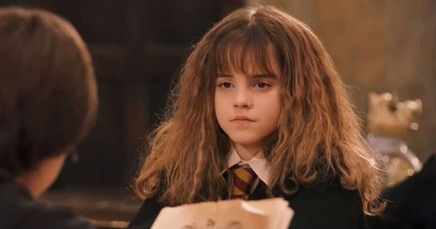 Harry Potter: 10 Hermione Granger Mannerisms From The Books Emma Watson Nails