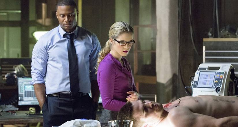 Arrow-Felicity-Saves-Oliver