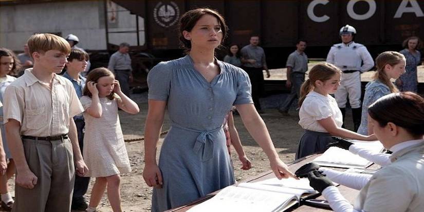 The Hunger Games: Katniss' 5 Best Outfits (& 5 Worst)