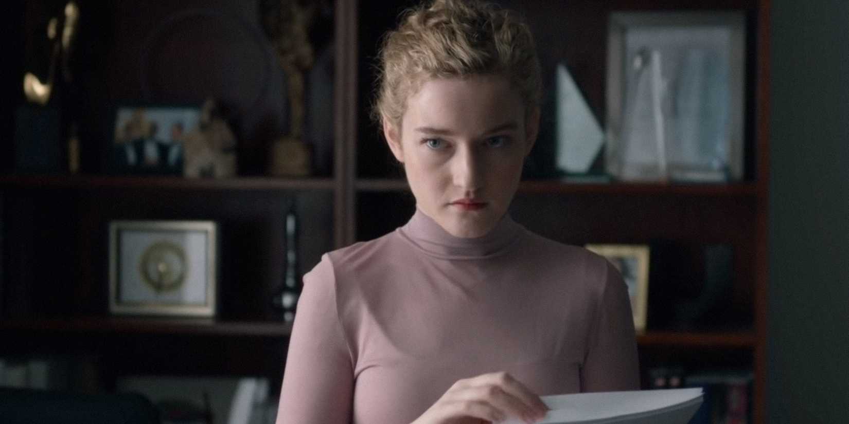 9 Movies Overlooked At The 2021 Awards 1 Julia Garner flipping through pages in The Assistant