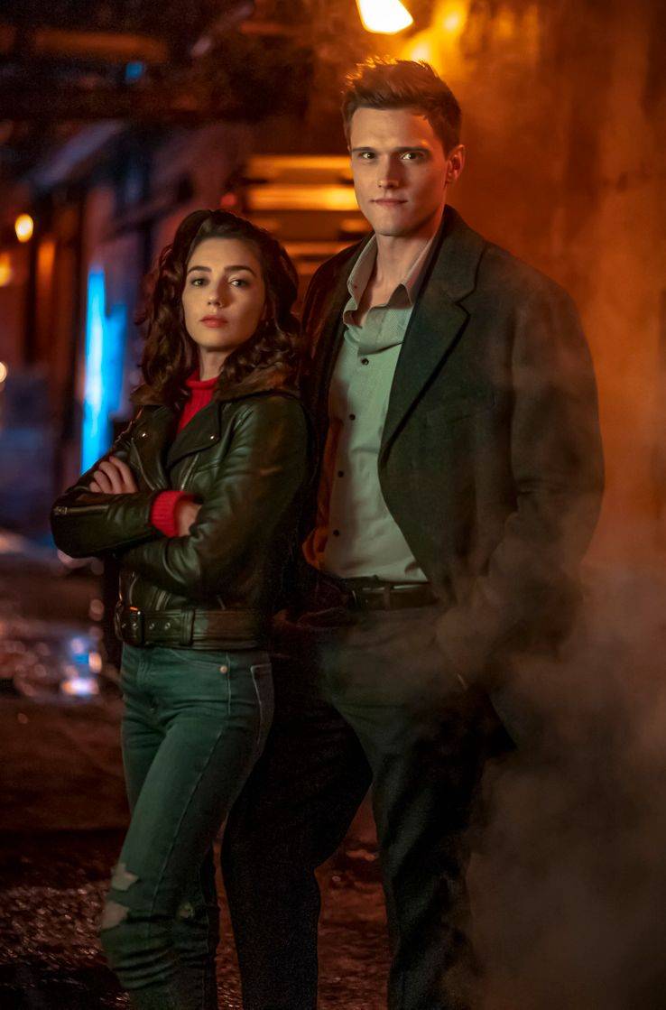 The Flash: Ralph Dibny Finally Meets Sue Dearbon In New Photos