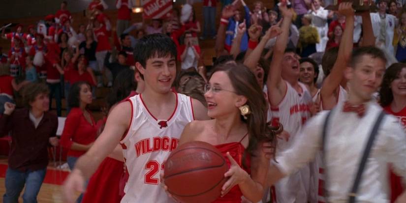 High School Musical: 5 Relationships Fans Loved (& 5 They Hated)