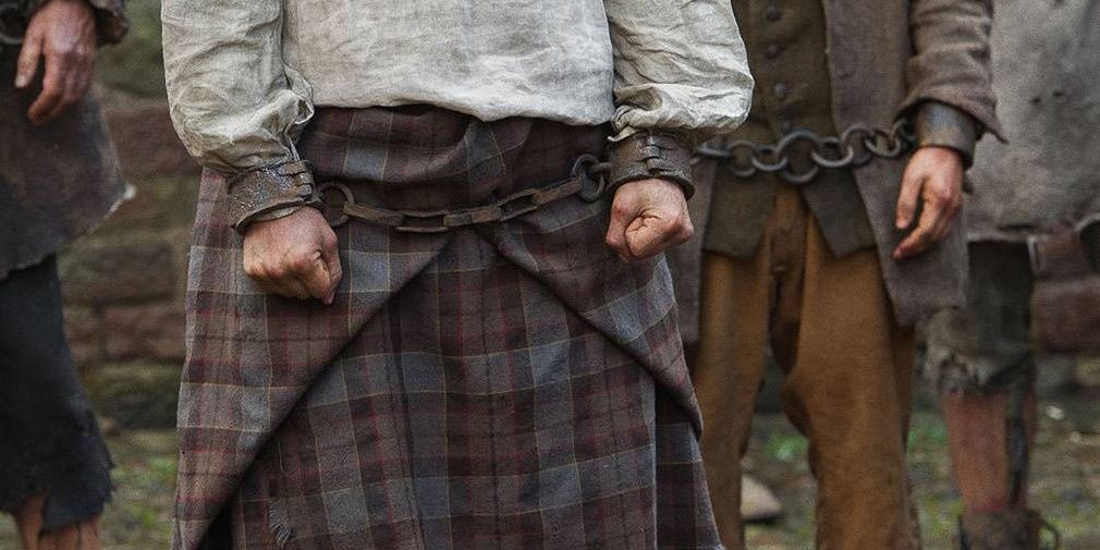 5 Outlander Costumes That Are Historically Accurate (& 5 That Arent)