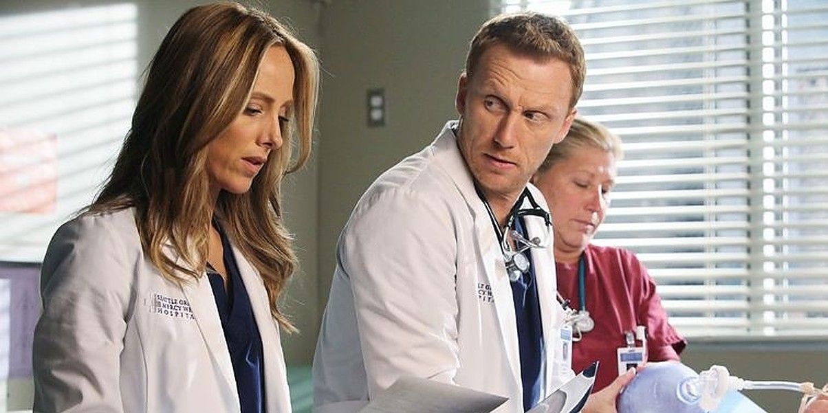 Los problemas de relación de Teddy y Owen son irónicamente buenos para su futuro en Grey's Anatomy