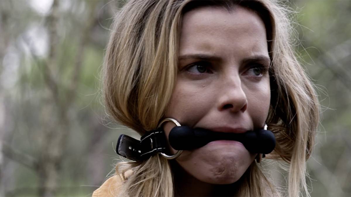 Damon Lindelof Betty Gilpin Interview The Hunt damon-lindelof-betty-gilpin-interview-the-hunt