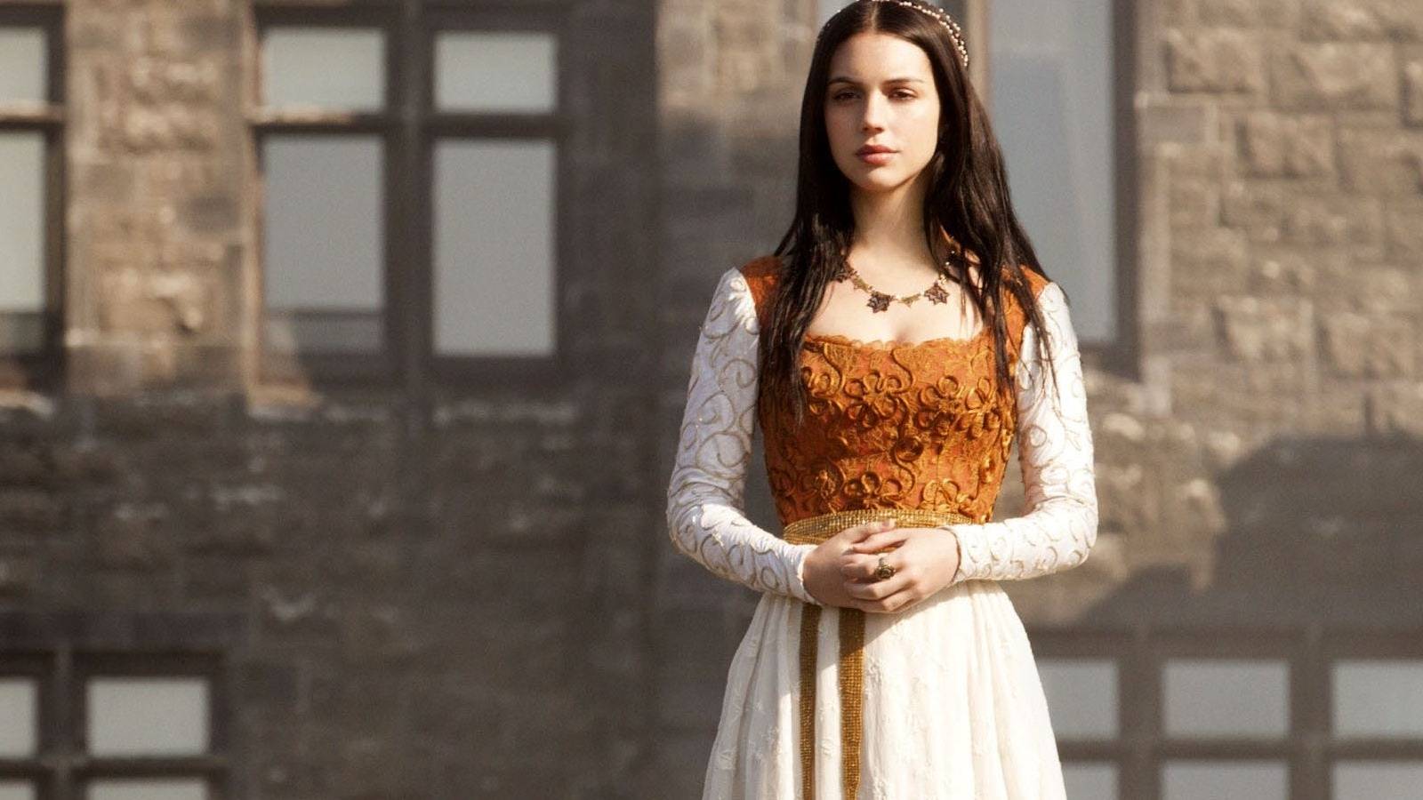 CW's Reign: Top 10 Costumes Adelaide Kane Wore CW's Reign: Top 10 Costumes Adelaide Kane Wore