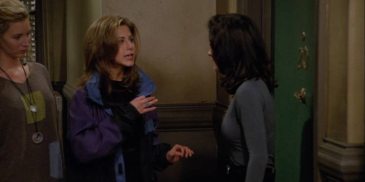 Friends-Rachel-Phoebe-Monica-Locked-Out-Of-The-Apartment-Keys.jpg (740×370)