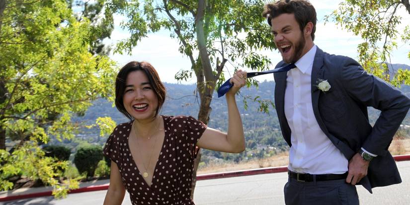 Maya Erskine e Jack Quaid em Plus One
