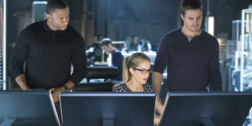 10 Behind The Scenes Facts About Arrow You Never Knew