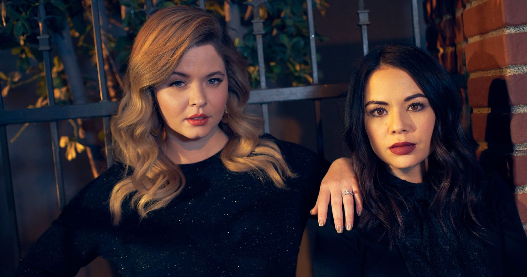 10 Shows To Watch If You Love Pretty Little Liars | ScreenRant - Pretty Little Liars Who Is A In The Show
