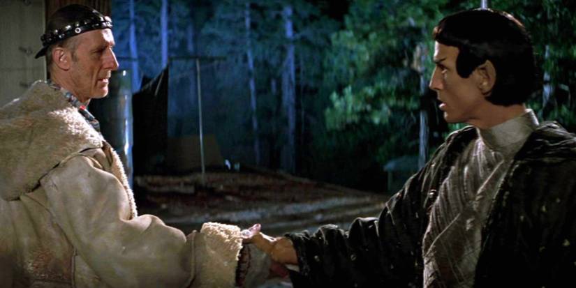 Star Trek First Contact: Zephram Cochrane shakes hands with a Vulcan