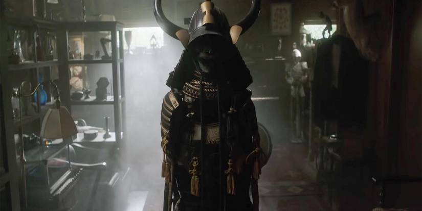 Armadura samurai da franquia Invocação do Mal no museu dos Warren