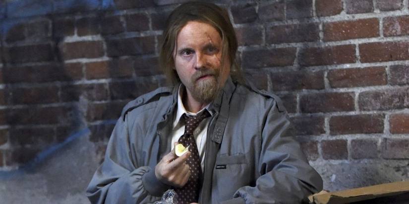 TV Characters That Underwent Dramatic Appearance Changes Over Time 6 Rickety Cricket standing outside in an alley in It's Always Sunny