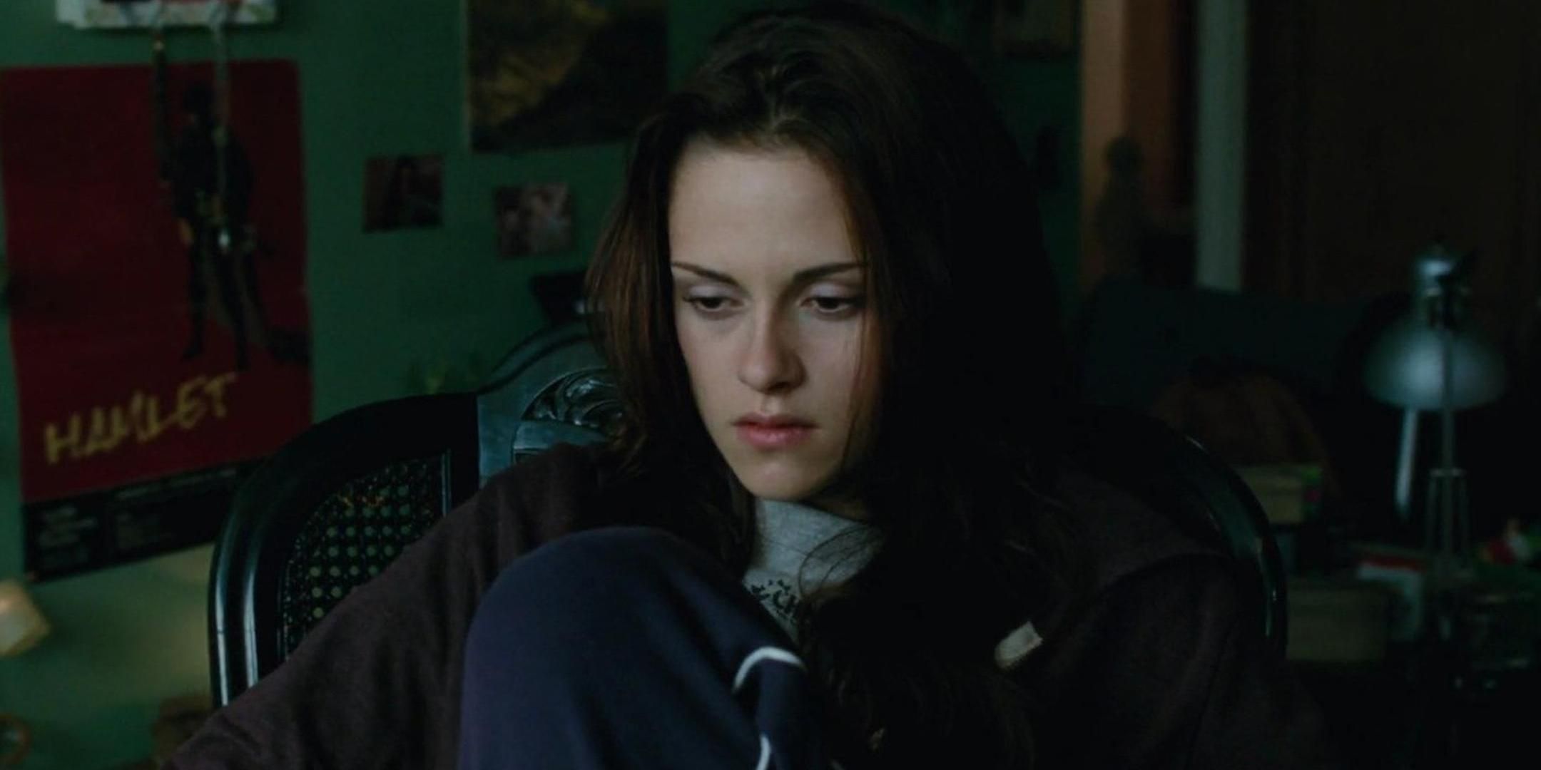 Bella Swan (Kristen Stewart) depressed in Twilight New Moon